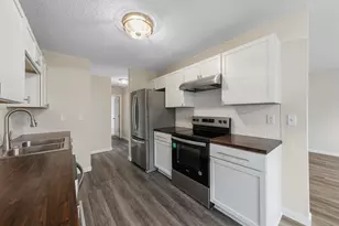 5226 Beachside Dr, Hopkins, MN 55343 - Photo 15