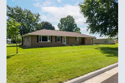 301 S Walnut Street, Belle Plaine, MN 56011 - Photo 3