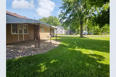 301 S Walnut Street, Belle Plaine, MN 56011 - Photo 5