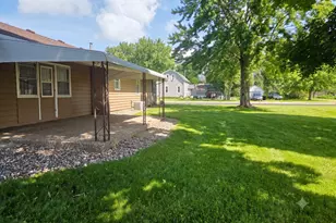 301 S Walnut St, Belle Plaine, MN 56011 - Photo 5