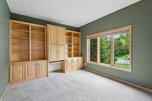 9257 Shetland Rd, Eden Prairie, MN 55347 - Photo 3