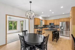 9257 Shetland Rd, Eden Prairie, MN 55347 - Photo 5