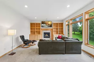9257 Shetland Rd, Eden Prairie, MN 55347 - Photo 15