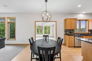 9257 Shetland Rd, Eden Prairie, MN 55347 - Photo 9