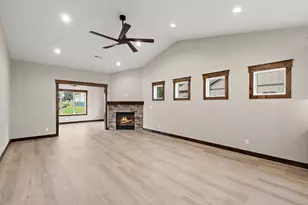 1043 Legend Ln, River Falls, WI 54022 - Photo 9