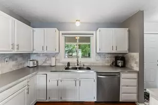 3415 Grimes Ave N, Robbinsdale, MN 55422 - Photo 5