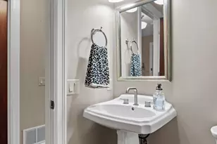 592 County Rd 24, Wayzata, MN 55391 - Photo 33