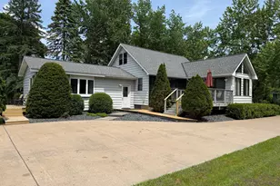 8428 Eastwood Rd, Mounds View, MN 55112 - Photo 5