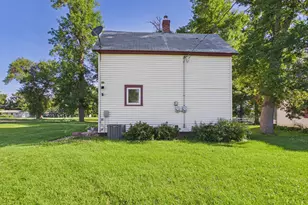 213 E 4th St, Cyrus, MN 56381 - Photo 21