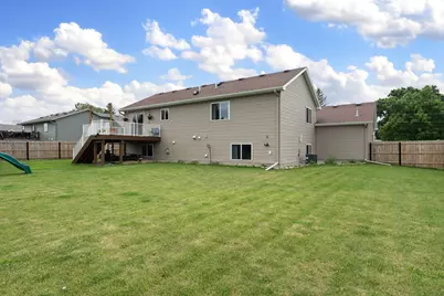 2011 12th Avenue NE, Austin, MN 55912 - Photo 9