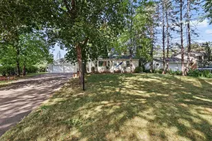 887 Cheri Ln, Mendota Heights, MN 55120 - Photo 3