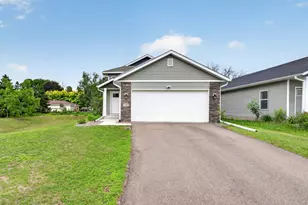 7389 Degrio Way, Inver Grove Heights, MN 55076 - Photo 1