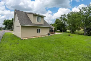404 Paquin St E, Waterville, MN 56096 - Photo 43