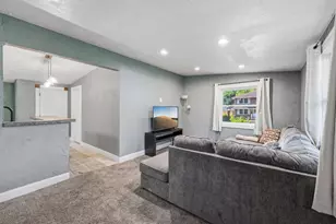 1231 Hewitt Ave, Saint Paul, MN 55104 - Photo 3