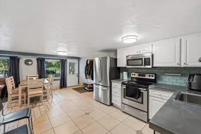 1231 Hewitt Avenue, Saint Paul, MN 55104 - Photo 1