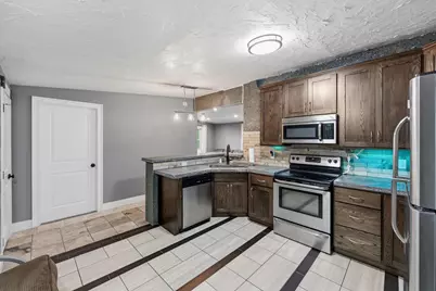 1231 Hewitt Avenue, Saint Paul, MN 55104 - Photo 1