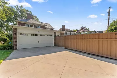 704 E Minnehaha Parkway, Minneapolis, MN 55417 - Photo 33