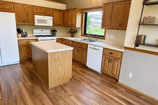 20250 Spoonbill Ct, Rogers, MN 55374 - Photo 7