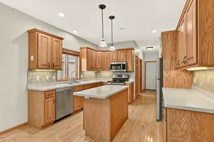 2322 Coral Ct NE, Rochester, MN 55906 - Photo 3