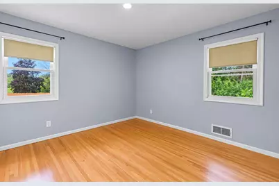 8209 Johnson Circle, Bloomington, MN 55437 - Photo 17