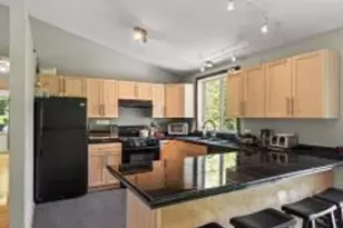 4008 Pennsylvania Ave, Eagan, MN 55123 - Photo 7