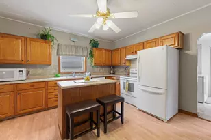 260 N Cordova Ave, Le Center, MN 56057 - Photo 11