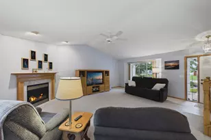 3529 Rose Ct N, Brooklyn Park, MN 55443 - Photo 7