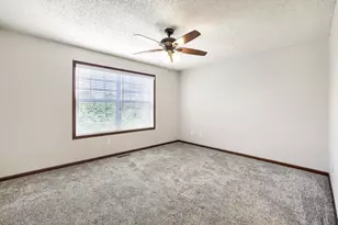 4940 Underwood Ln N, Plymouth, MN 55442 - Photo 15