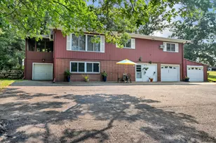 405 Oakwood Dr, Durand, WI 54736 - Photo 1