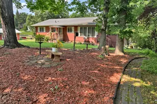 405 Oakwood Dr, Durand, WI 54736 - Photo 5