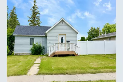 709 Center Street E, Roseau, MN 56751 - Photo 1