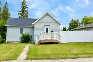 709 Center St E, Roseau, MN 56751 - Photo 1