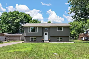 1105 5th Ave N, Princeton, MN 55371 - Photo 5