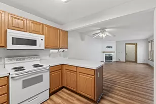 404 Sarazin St, Shakopee, MN 55379 - Photo 13