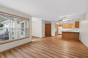 404 Sarazin St, Shakopee, MN 55379 - Photo 9