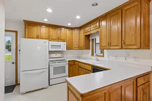 3609 Rolling View Dr, White Bear Lake, MN 55110 - Photo 13