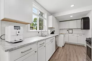 3235 Benjamin St NE, Minneapolis, MN 55418 - Photo 9
