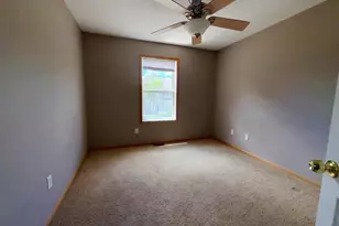 4834 Bisset Ln, Inver Grove Heights, MN 55076 - Photo 9