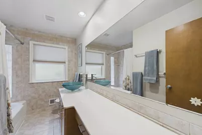 2640 Noble Avenue N, Golden Valley, MN 55422 - Photo 15