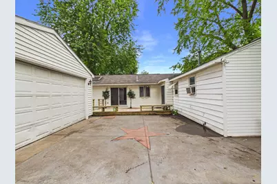 2940 Sumter Avenue S, Saint Louis Park, MN 55426 - Photo 3