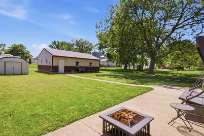 613 E Elm Avenue, Olivia, MN 56277 - Photo 3