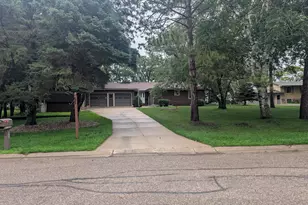 2113 Country Club Dr NE, Willmar, MN 56201 - Photo 3