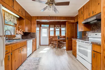 911 Reed Street N, Waterville, MN 56096 - Photo 3