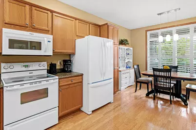 15118 Dutchman Way, Apple Valley, MN 55124 - Photo 5