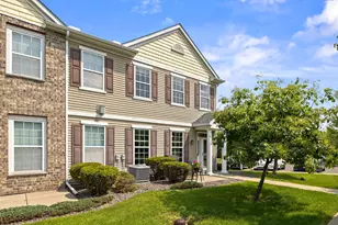1246 Chateau Ave, Maplewood, MN 55109 - Photo 3
