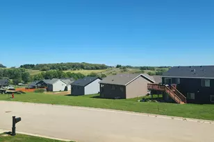 610 Mulligan Dr, Zumbrota, MN 55992 - Photo 3