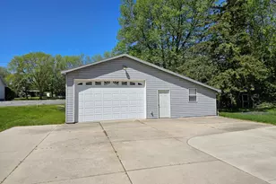 412 14th St SE, Willmar, MN 56201 - Photo 9