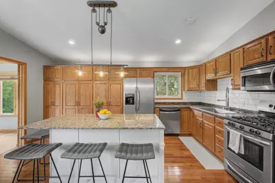 1579 Hilo Avenue N, Oakdale, MN 55128 - Photo 7