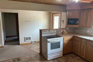137 Maple St, Tyler, MN 56178 - Photo 7