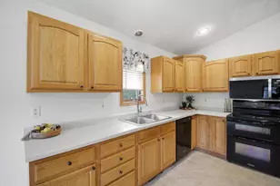 1600 26th St SW, Austin, MN 55912 - Photo 11